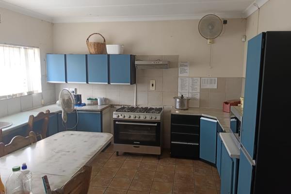 Risiville

Kitchen
TV room
3 Bedrooms
2 Bathrooms
Outside building with two bathrooms
Borehole and gas geyser
