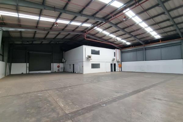 This 1584sqm warehouse in Isando, Kempton Park, offers a practical space for logistics ...