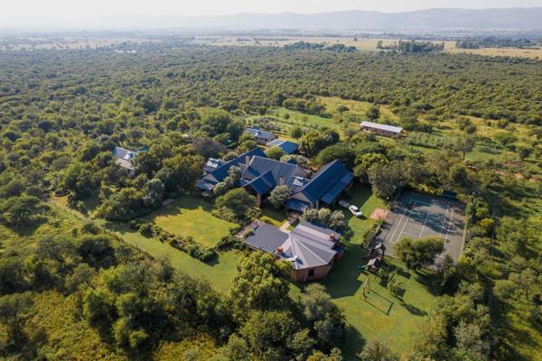 Luxurious Country Lifestyle living!

A solid investment for the discerning buyer

Situated in Wildebeesthoek (Skeerpoort) off the R560 ...