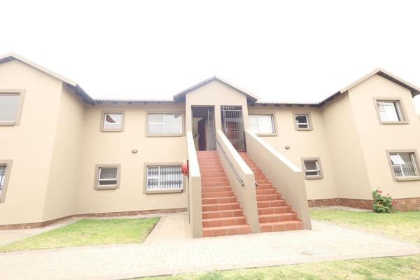 Welcome to this beautiful 2-bedrooms Apartment, 1 full bathroom with shower &amp; bath tub n separate toilet, perfect blending style ...