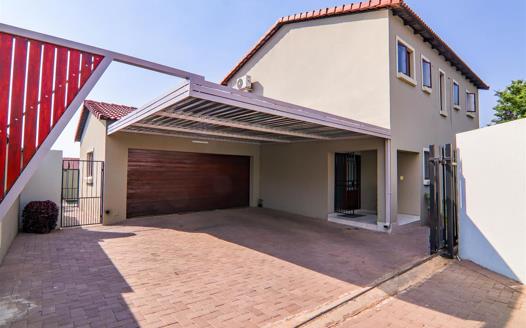 4 Bedroom House for sale in Thatchfield Estate