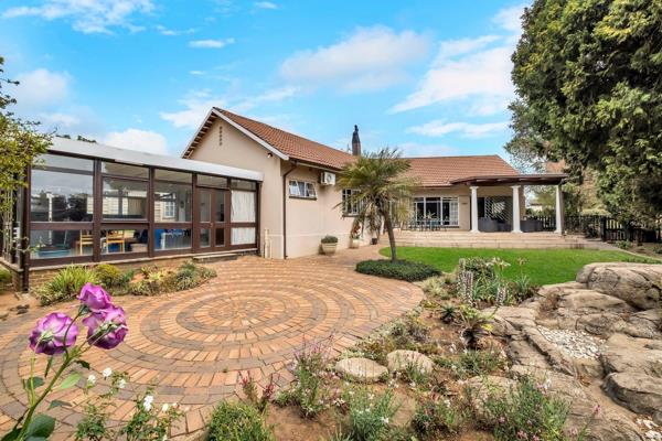 A north facing spacious 4 bedroom family home – offers from r2 595 000.00
1685sqm ...