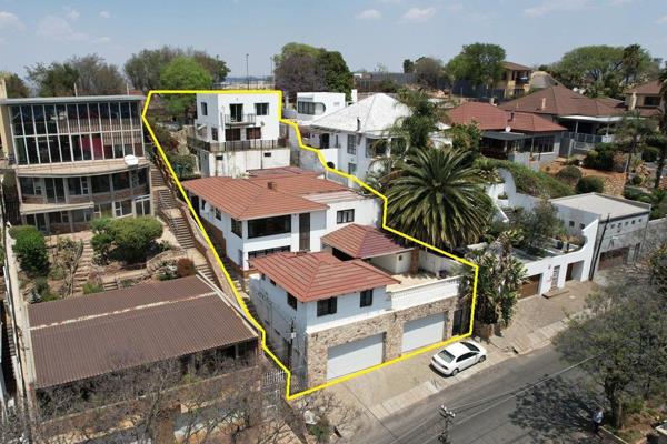 4 Bedroom 3 Bathroom House – Kensington, JHB
2 Cottages &amp; Penthouse,
Potential to ...