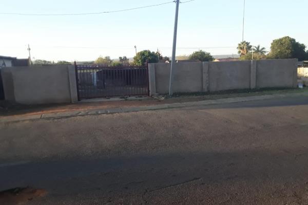 Vacant land suited for students accommodation. Not over 2km from TUT. Wall fence and gate right around the property. Situated close to ...