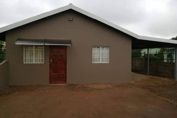 Pietermaritzburg 
Cleland
Poinsettia Road, 
2 Bedrooms outbuilding 
General bathroom
Lounge 
Kitchen
Carport 
No built in ...