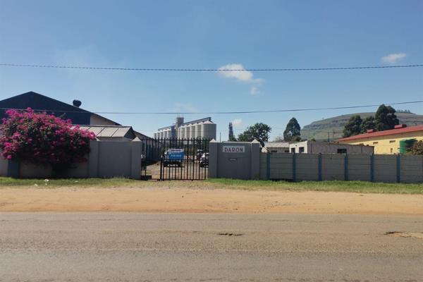 This industrial property measures 3463 square metres and is situated along the R33 main road.  It includes warehouse and office space ...