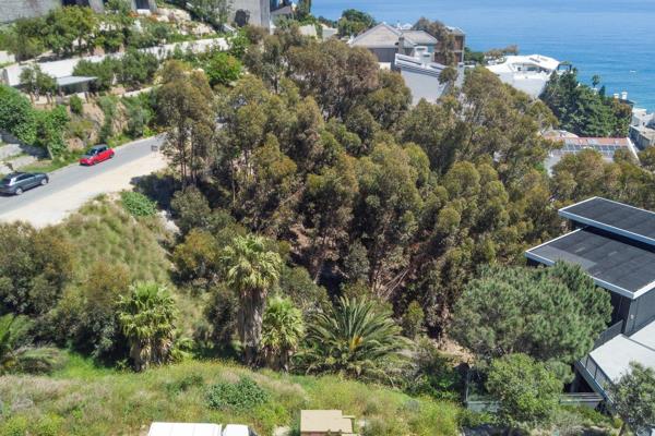 Discover an exceptional 670sqm plot of land on Ocean View Drive, Bantry Bay, perched high on the mountain with breathtaking views of ...