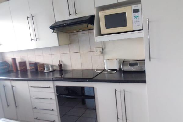 1 Bedroom Flat
1 Kitchen with full units
1 Bathroom with toilet, basin and shower
1 Open plan dinning room and lounge
1 Garage
1 ...