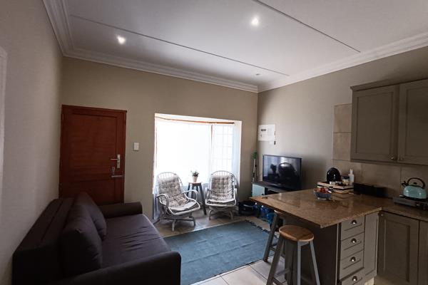 This unit is located in a neat and secure complex of Potchefstroom.
It was design to offer comfortable living for students while ...