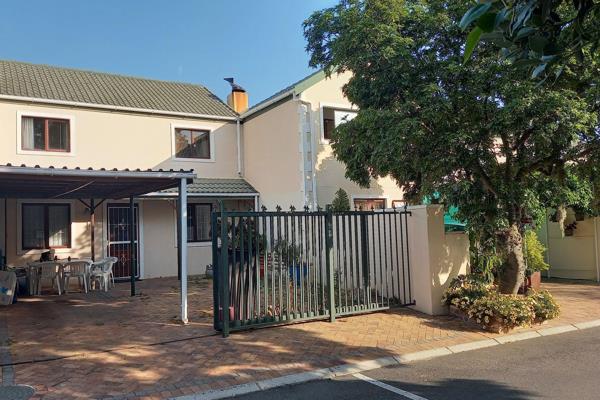 Convenient and Cozy Duplex in The Vines, Somerset West

This charming duplex in The Vines, Somerset West, offers the perfect blend of ...