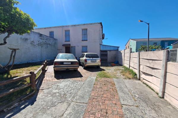 Spacious and secure 3-bedroom maisonette available in the heart of Lentegeur. Ideal for families or individuals seeking comfort and ...