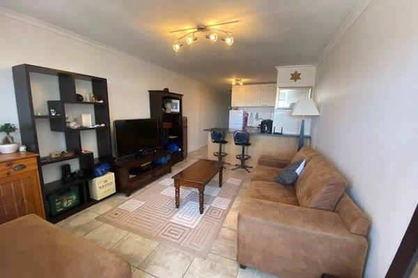 Perfectly positioned in close proximity to CBD, UCT and colleges, this immaculate ...