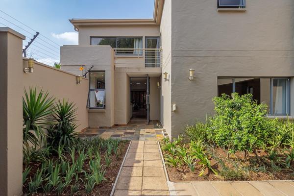 Available from the 1st of December 2024. Safe and spacious home in trendy Parkhurst. The house features an open-plan dining room and ...