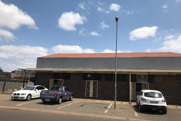 Office space for rental in Soshanguve block K shopping complex in  Mogalakwena street
Come open your business in this busy street in ...