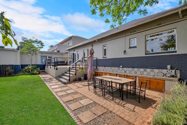 This beautifully renovated home, located just steps from the vibrant Melville hub with its quaint coffee shops, perfectly blends modern ...