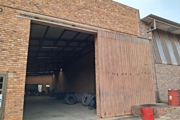 Warehouse with loading Yard space. The warehouse offers 841sqm.

This is comprised of an office component and warehouse. The office ...