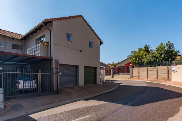 Full Title - no Levies!

Located in a quiet area in Hennopspark, very close to both Hennopspark Primary and Swartkop Highschool. 

In a ...