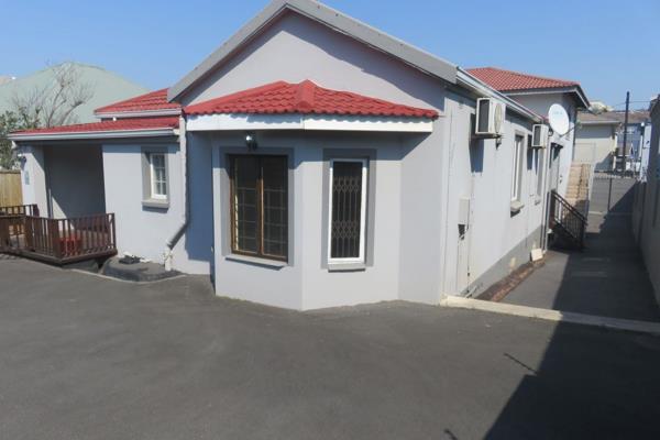 Charming 3 bedroom  with built in cupboards, main bedroom with ensuite.,Shower, toilet &amp; basin. General bathroom with bathtub ...