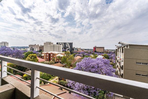 Enjoy Stunning Views and Modern Comforts in This Student-Friendly Apartment
Take in ...