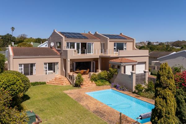 JOINT MANDATE
This immaculate north facing, light and sunny home offers sea and ...