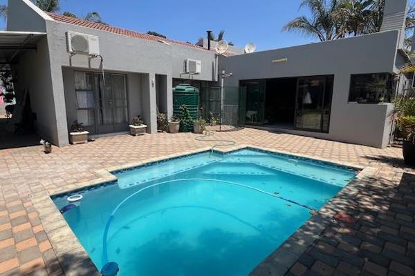 Oasis in Polokwane.

This oasis is smack in the middle of Welgelegen and Bendor. This modern apartment tick all the bells and whistles ...