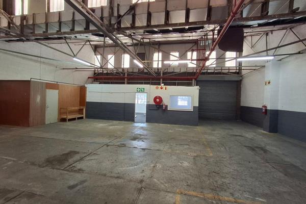 Affordable warehouse to let in Chiselhurst. This unit has it all; high roll door ...