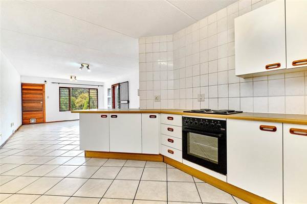 Set in a cul de sac in the leafy suburb of Bryanston East, close to The Campus and ...