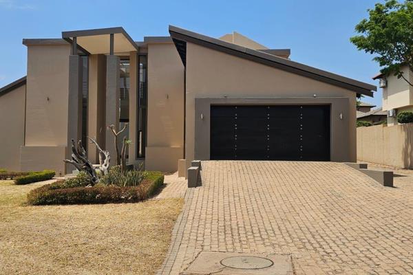 Experience the serene bushveld lifestyle in the prestigious Pebble Rock Golf Estate. Enjoy peaceful late afternoon walks with your ...