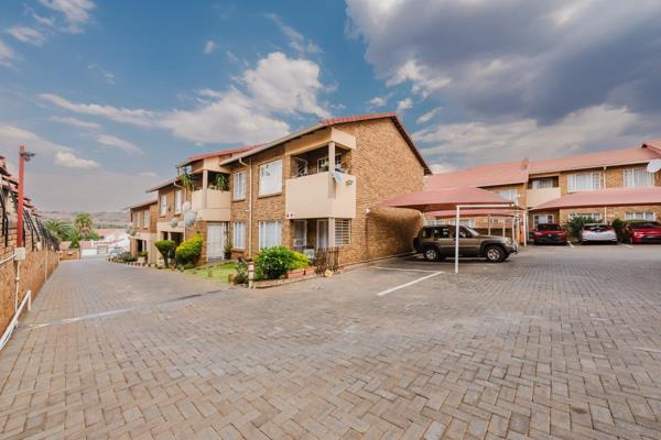 Discover modern living with this beautifully renovated 2-bedroom apartment in the sought-after suburb of Glenvista. Perfectly designed ...