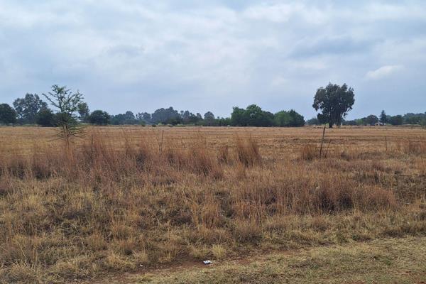 22 400 sq meter - Vacant stand - in the Vanderbijlpark area
This vacant plot is near the tarroad, easy access
Very good land for ...