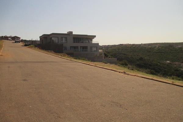 Nearly at the end of the street with magnificent view over the ocean. Flat stand for easy building. This is prime. Buy this property ...