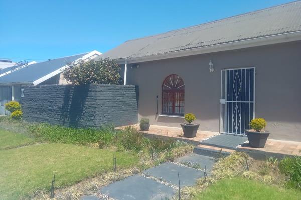 This cozy spotless and well maintained 3-bedroom house comprises of an open plan lounge, dining area, a bathroom and a very neat ...