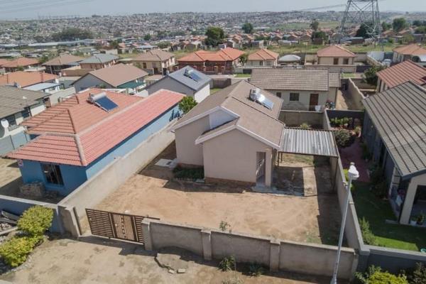 This lovely 3 bedroom house with 2 bathroom and covered packing is situated in a secured ...