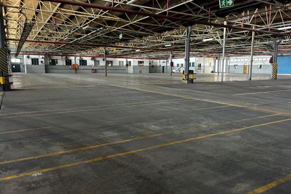 This expansive 11,000m2 warehouse in the sought-after Mobeni Industrial Park offers an ideal solution for businesses seeking a ...