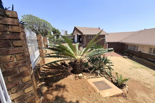 Exquisite home....Exquisite view !!!!

Lovely north facing family home perched high up ...