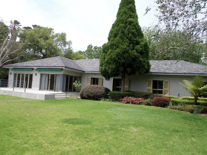 4 Bedroom House for Sale in Lakefield