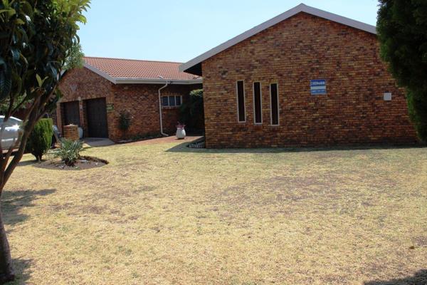 Looking to upsize and upgrade your family lifestyle? This gem in Sunward Park Gardens is ...