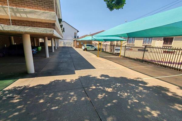 Large Commercial Office block For Sale in Tzaneen.
This Office block consists of the following:
Portion 1 
X 5 Spacious Offices
X 1 ...