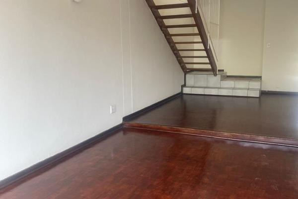 Clean neat, large townhouse
2 Bedroom 
1 Bathroom with shower and bath
Safe and ...