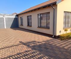 House for sale in Soshanguve VV