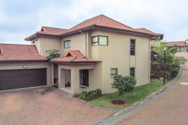 Kairos Estates presents you this stunning Townhouse in sought after Izinga Estate .
The features if this property are:
4 bedrooms 
4 en ...