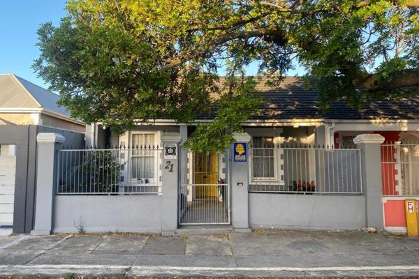 Introducing this charming home in Richmond street for rent.
Entering the home you can ...