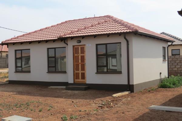 Newly Built 3-Bedroom House for Sale in Windmill Park Extension 40

Welcome to your ...