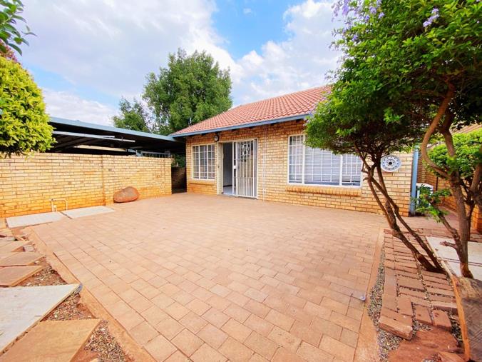 3 Bedroom Townhouse to Rent in La Montagne