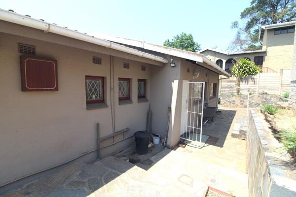 This lovely family home is situated below road level. It boasts 3 bedrooms, 2 bathrooms with shower, spacious lounge and dining area ...