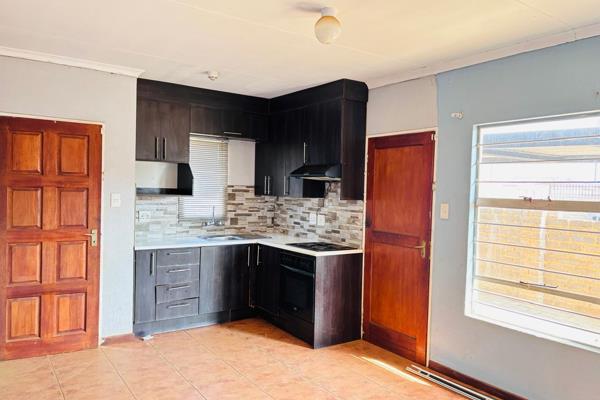 3 Bedroom house in Orion Park

This house with grate potential is ideal for a first time buyer or newly wed couple looking for a cozy ...