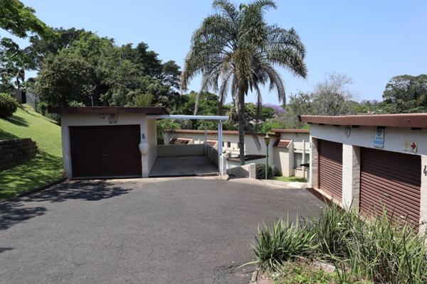 This spacious 144m2 secure garden simplex at Padfield Gardens offers the perfect blend ...