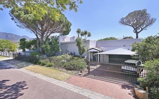 5 Bedroom House for sale in Tokai