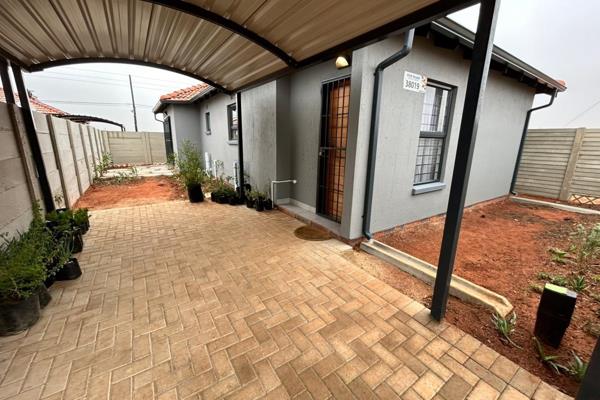 Nestled in a tranquil neighborhood, this stunning 3 bedroom in Protea Glen, Soweto.

This haven offers the perfect blend of luxury ...