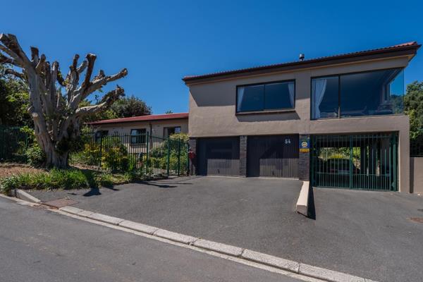 This spacious multi-level home is set on a large plot in a premium area of Somerset West. Boasting 3 bedrooms, a flatlet, braai room ...